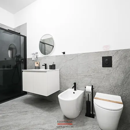 Newhouse Cavour Deluxe Pensión 3*