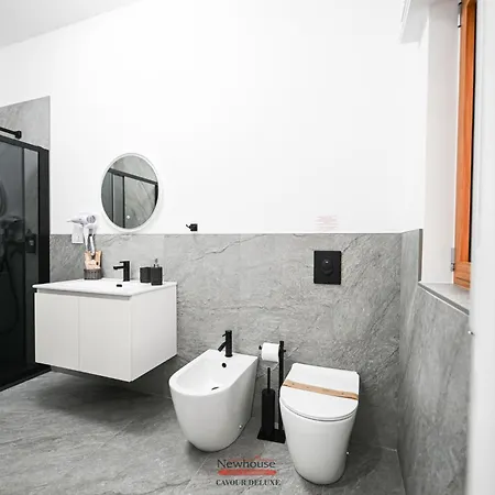 Newhouse Cavour Deluxe Pensión Bari
