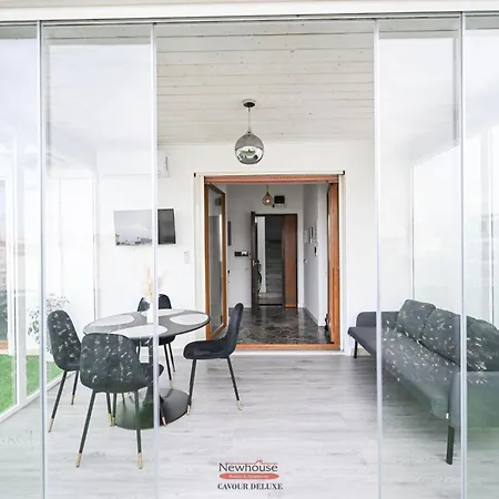 Newhouse Cavour Deluxe Pensión Bari