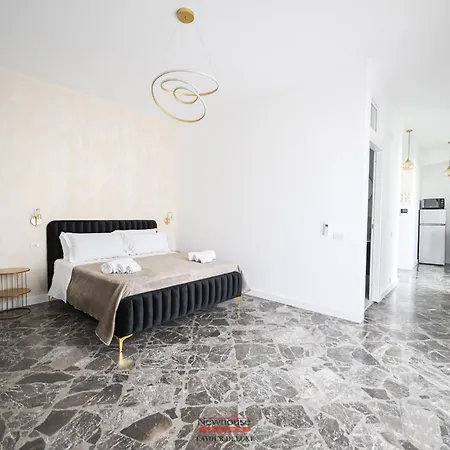 Newhouse Cavour Deluxe Penzion Bari