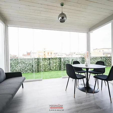Newhouse Cavour Deluxe Pensión