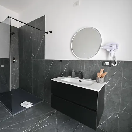 Newhouse Cavour Deluxe Penzion 3*